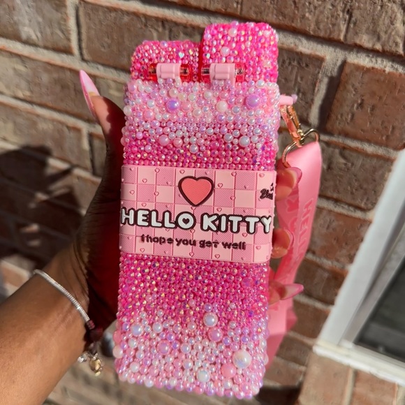 Hello Kitty Bling Valentines Day Water Bottle - Picture 3 of 4